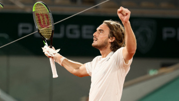 Roland Garros - Τσιτσιπάς: Ξανά στους «4» - Ισοπεδωτικός απέναντι στον Μεντβέντεφ