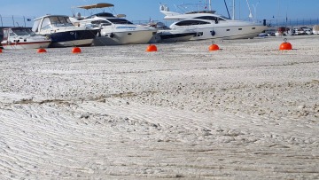 Τουρκία: Απίστευτες εικόνες από τη βλέννα στη Θάλασσα του Μαρμαρά