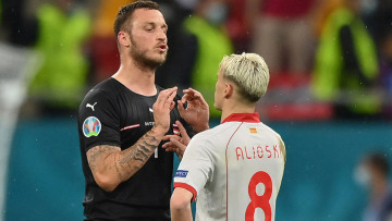 Αρναούτοβιτς: «Δεν είμαι ρατσιστής - Έχω φίλους παντού, ζητώ συγγνώμη σε αυτούς στη Βόρεια Μακεδονία»