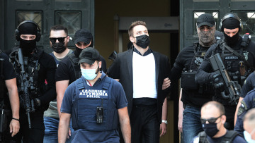 Έγκλημα στα Γλυκά Νερά: «Ξύπνησα την Καρολάιν και την σκότωσα», λέει τώρα ο 32χρονος πιλότος