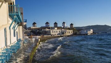 Σύρος: Δέσμευσαν θαλαμηγό επειδή μετέφερε από τη Μύκονο 44χρονο με κορωνοϊό