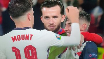 Euro 2020: Μάουντ, Τσίλγουελ αγκάλιασαν τον θετικό στον κορωνοϊό, Γκίλμουρ και χάνουν το επόμενο ματς της Αγγλίας