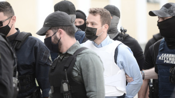 Γλυκά Νερά: Απολογείται ο Αναγνωστόπουλος  - «Να σαπίσεις στη φυλακή δολοφόνε», του φώναζαν