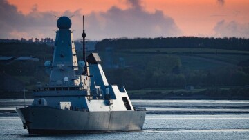 Μαύρη Θάλασσα: Ρωσικό πολεμικό πλοίο έριξε προειδοποιητικές βολές σε βρετανικό αντιτορπιλικό 