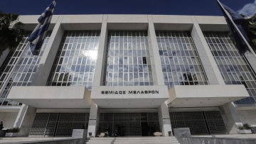 Σκευωρία Novartis: Έξι πολιτικά πρόσωπα ζητούν να βγουν οι κουκούλες από τους προστατευόμενους μάρτυρες