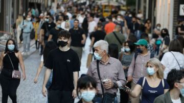 Βατόπουλος για μάσκες: Το μήνυμα δεν είναι ότι καταργείται, αλλά ότι δεν την φοράμε στους εξωτερικούς χώρους