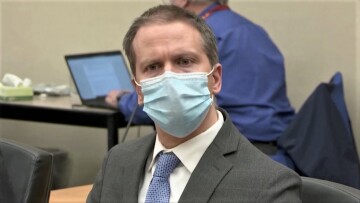 Δολοφονία Τζορτζ Φλόιντ: Σε κάθειρξη 22,5 ετών καταδικάστηκε ο πρώην αστυνομικός Ντέρεκ Σόβιν