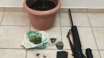 Η «Evelyn» βρήκε κάνναβη και οι αστυνομικοί παράνομο όπλο