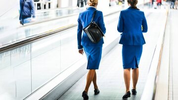 Βρετανία: Πρώην αεροσυνοδός αποκαλύπτει τα... μυστικά του επαγγέλματος