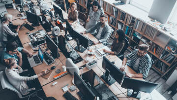 Χατζηδάκης: Ποιοι εργαζόμενοι θα υπάγονται στο νέο ασφαλιστικό