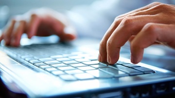 Απάτη με δήθεν επενδύσεις και κρυπτονομίσματα στο διαδίκτυο - Τι πρέπει να προσέχουν οι πολίτες