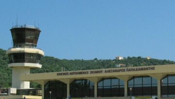 Σκιάθος: Ρουμάνος πήγε να μπει πάνοπλος σε αεροπλάνο