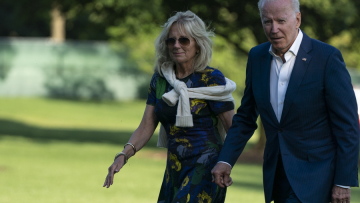 Τζιλ Μπάιντεν: Η Vogue της χάρισε το εξώφυλλο που περίμενε μάταια η Μελάνια - Τι είπε για το «σκάνδαλο με το διχτυωτό καλσόν»