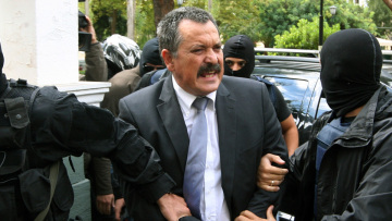 Χρυσή Αυγή: Συνελήφθη ο Χρήστος Παππάς στου Ζωγράφου - Πώς τον «έπιασε στον ύπνο» η Αντιτρομοκρατική