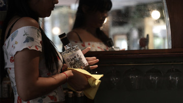 Κορωνοϊός: Δείτε το ΦΕΚ με όλες τις οδηγίες για μετακινήσεις - διασκέδαση- εργασία