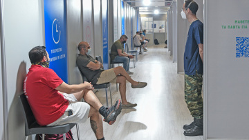 Ο εμβολιασμός σε όλη την Ελλάδα: Πρώτα τα Ιόνια Νησιά, ουραγός η περιφέρεια Στερεάς