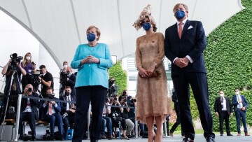 Γερμανία: Έκλεψε την παράσταση το καπέλο της Βασίλισσας Μαξίμα της Ολλανδίας - Με τι μοιάζει;