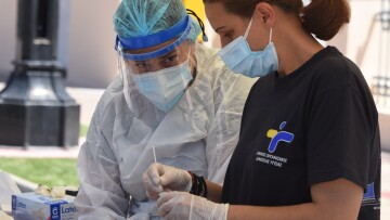 Κορωνοϊός - Συναγερμός και στη Γλυφάδα: Κατακόρυφη αύξηση στα κρούσματα έδειξαν τα rapid test 
