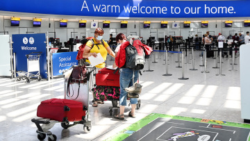 Κορωνοϊός - Βρετανία: Χωρίς καραντίνα από τις 19 Ιουλίου οι πλήρως εμβολιασμένοι που επιστρέφουν από Ελλάδα