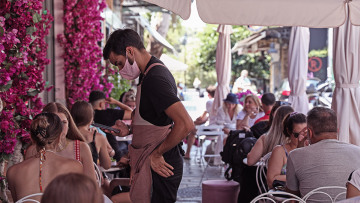 Κορωνοϊός: Σημαντική επιδείνωση λόγω μετάλλαξης «Δέλτα» - Τα μέτρα που θα εισηγηθεί η  Επιτροπή