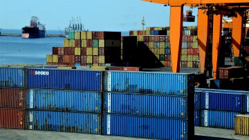 ΤτΕ: Αύξηση 26,5% των εξαγωγών το 2022 – Σημαντική άνοδος τουριστικών αφίξεων και εισπράξεων αλλά κάτω του 2019