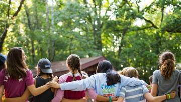 Χανιά: «Λουκέτο» σε κατασκήνωση που εντοπίστηκαν πάνω από 30 κρούσματα - Άλλα 14 στη Χαλκιδική και 3 στο Καπανδρίτι