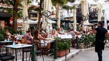 Μετάλλαξη Δέλτα: Επανεξετάζεται το πλαίσιο λειτουργίας της εστίασης - Τα σενάρια για μετά τις 15 Ιουλίου