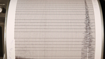 Δεκάδες σεισμοί μέσα σε 4 ώρες, οι περισσότεροι στην Βοιωτία - Ασυνήθιστο αλλά όχι ανησυχητικό φαινόμενο, λένε οι σεισμολόγοι