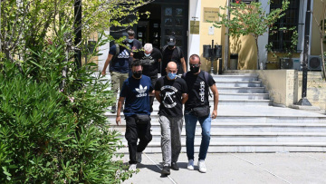 Ηλιούπολη - Δικηγόρος 19χρονης: «Η κοπέλα κινδυνεύει από κύκλωμα που εμπλέκεται ο αστυνομικός»