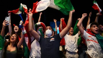 Euro 2020: Ατελείωτο πάρτι σε όλη την Ιταλία
