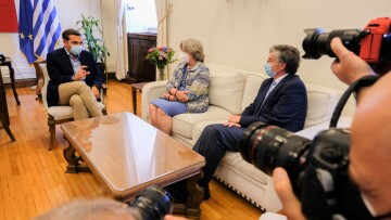 Τσίπρας: Έκκληση για εμβολιασμό, αλλά χωρίς γενίκευση της υποχρεωτικότητας – Διχαστικός ο Μητσοτάκης