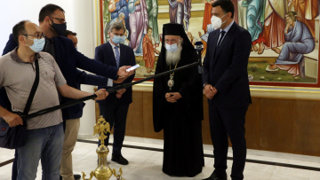 Σύσταση της Εκκλησίας στους ιερείς με εγκύκλιο για εμβολιασμούς