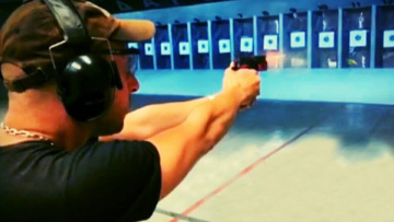 Ηλιούπολη: Αυτός είναι ο αστυνομικός – Σαμπάνιες, όπλα και... αποφθέγματα στο προφίλ του στο Facebook