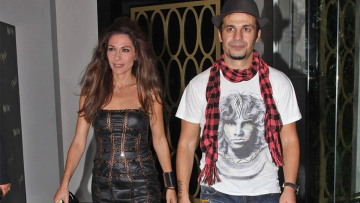 Δέσποινα Βανδή: «Δεν φεύγει απόψε άλλος ένας μα μια ολόκληρη ζωή», τραγούδησε χθες με κλειστά μάτια