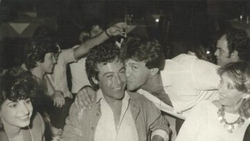 Ανεπανάληπτος Τόλης Βοσκόπουλος: Σπάνιο φωτογραφικό άλμπουμ από τη ζωή του