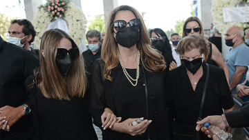 Το τελευταίο αντίο στον Τόλη Βοσκόπουλο - Δείτε βίντεο