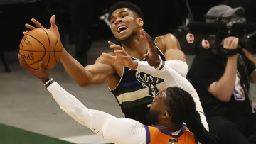 NBA: Πρωταθλητές οι Μπακς με 50 πόντους του Αντετοκούνμπο - Νίκησαν 105-98 τους Σανς στον 6ο τελικό