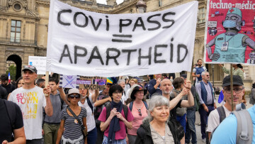 Διαδήλωση στο Παρίσι κατά του υγειονομικού πάσου