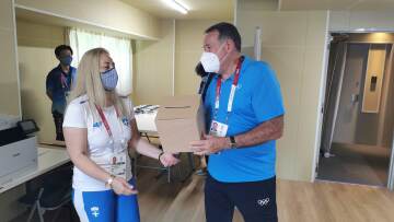 Ολυμπιακοί Αγώνες: Επισκέφθηκε τους αθλητές στο Ολυμπιακό Χωριό ο Σπύρος Καπράλος