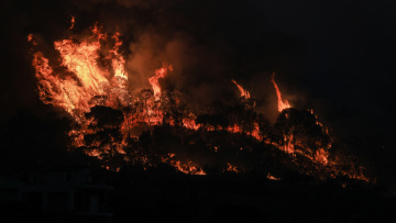 Στις 49 οι δασικές φωτιές που εκδηλώθηκαν το τελευταίο 24ωρο - Συνεχίζεται η μάχη στο Αραχναίο Αργολίδας