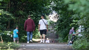 Γερμανία: Διχασμένοι οι Γερμανοί αξιωματούχοι για τους περιορισμούς των ανεμβολίαστων πολιτών  