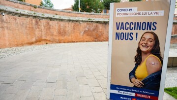 Γαλλία: Σχεδόν το 60% του πληθυσμού έχει λάβει τουλάχιστον μία δόση εμβολίου