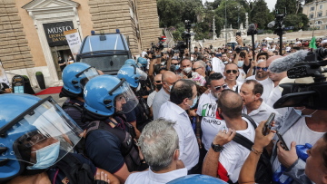 Ιταλία: Νέες διαδηλώσεις για το «πράσινο πιστοποιητικό εμβολιασμού»