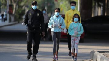 Μετάλλαξη Δέλτα - ΗΠΑ: Τα CDC συνιστούν στους πλήρως εμβολιασμένους να φορούν μάσκα σε κλειστούς χώρους 