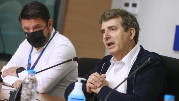 Φωτιά στη Σταμάτα: Ενημέρωση από Χρυσοχοΐδη και Χαρδαλιά - Τέσσερις προσαγωγές υπόπτων 