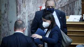 Βουλή: Πέρασε με 158 «ναι» το νομοσχέδιο για το νέο σχολείο