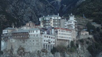 Προκαταρκτική εξέταση για τους αντιεμβολιαστές μοναχούς στο Άγιο Όρος