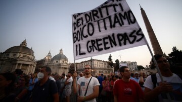 Ιταλία: Συνεχίζονται οι διαδηλώσεις των «αμφισβητιών του εμβολίου» - Μικρή συμμετοχή στις περισσότερες πόλεις