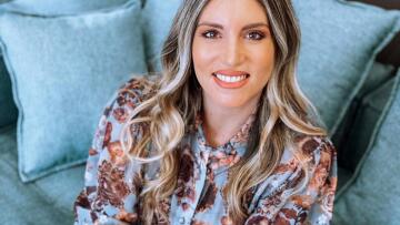 Αθηνά Οικονομάκου: Αναλαμβάνει για πρώτη φορά τον ρόλο της παρουσιάστριας