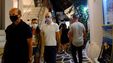 Κορωνοϊός: Ποιες περιοχές ανησυχούν τους ειδικούς - Ποια νησιά είναι στο «κόκκινο»